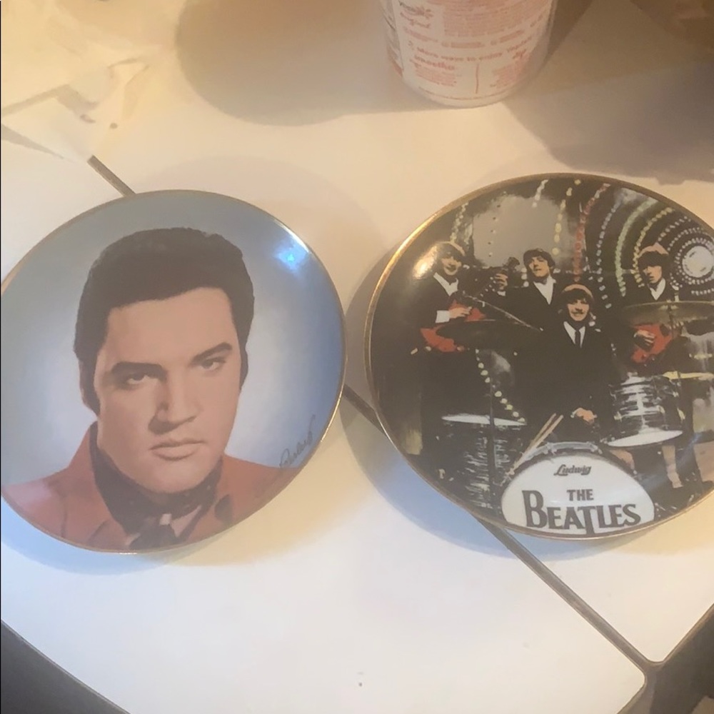 Original Elvis Presley with his signature